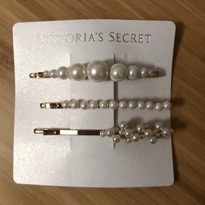 NWT never worn pearl bobby pins